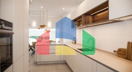 Недавно отремонтированный таунхаус в Алоха Гольф (Марбелья) по супер цене!