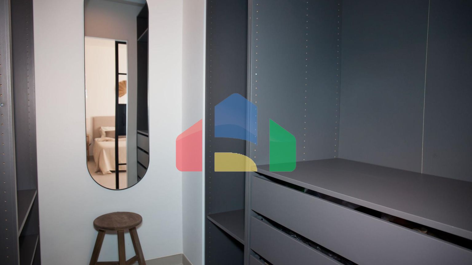 Недавно отремонтированный таунхаус в Алоха Гольф (Марбелья) по супер цене!