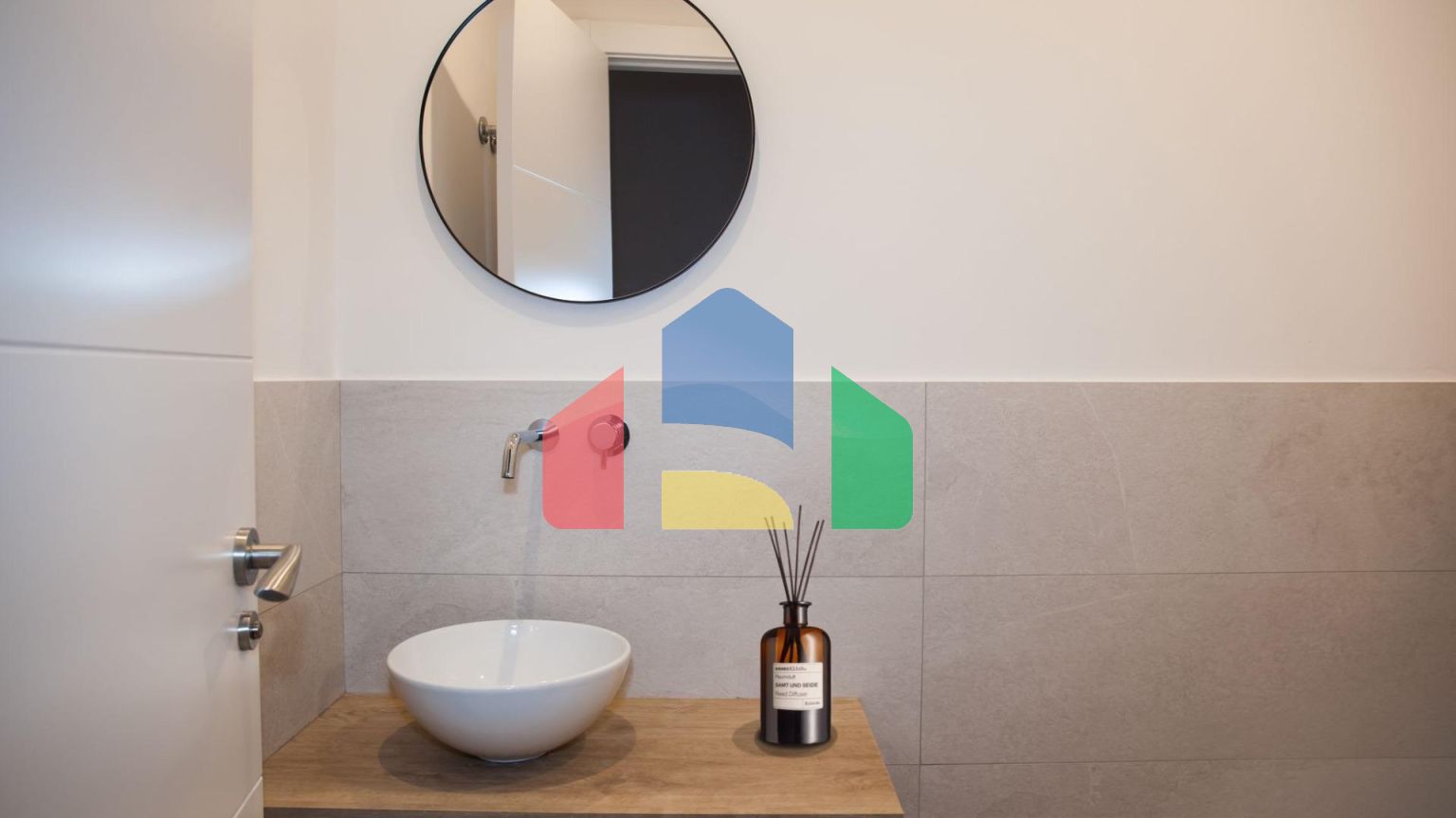 Недавно отремонтированный таунхаус в Алоха Гольф (Марбелья) по супер цене!