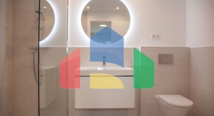 Недавно отремонтированный таунхаус в Алоха Гольф (Марбелья) по супер цене!