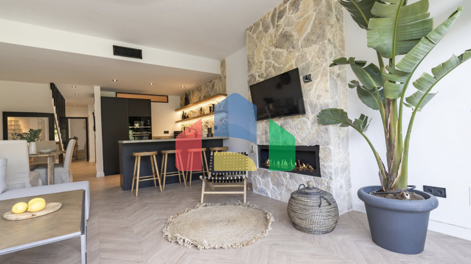 Роскошный таунхаус класса люкс с 3мя спальнями в Марбелье