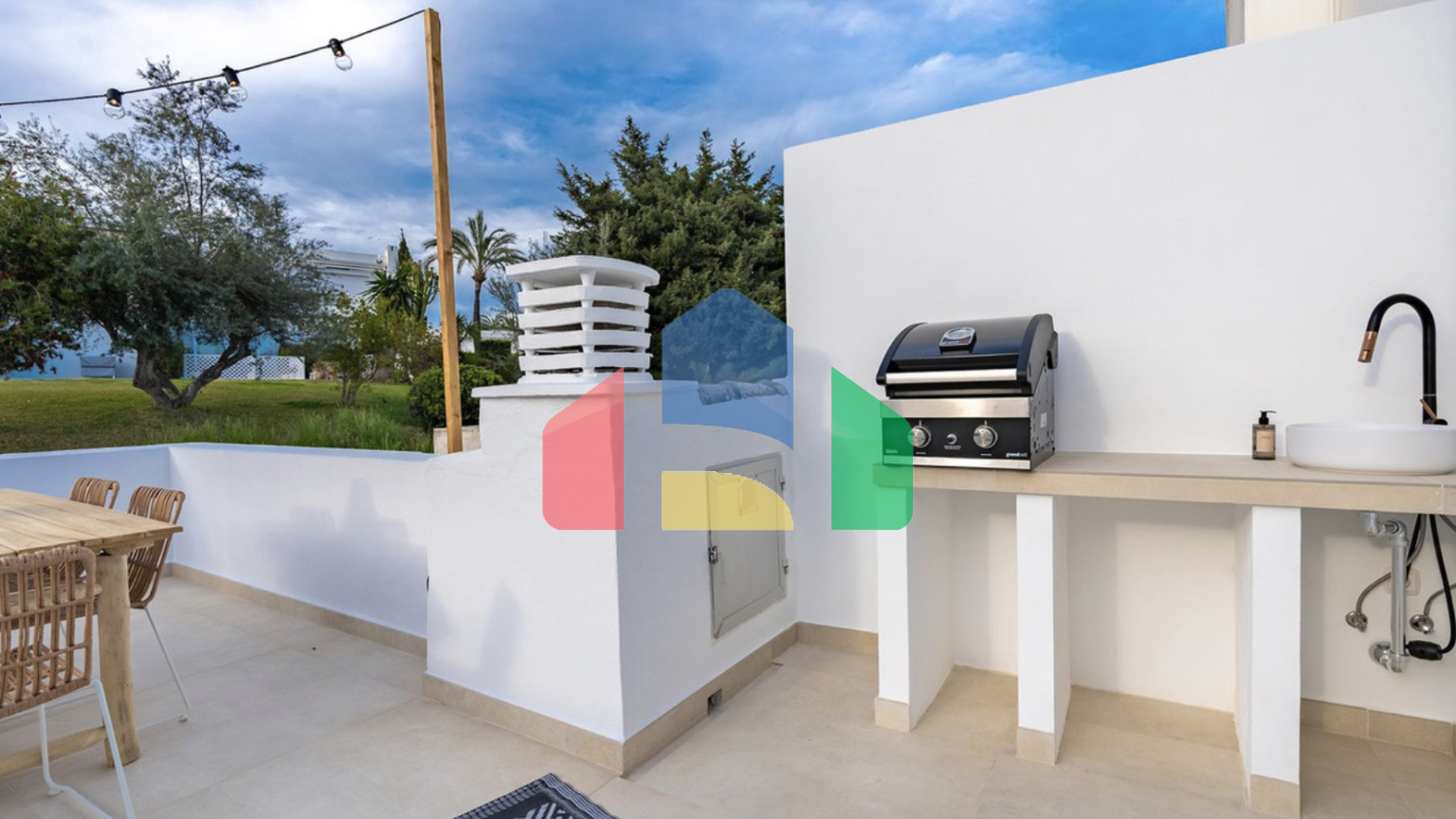 Роскошный таунхаус класса люкс с 3мя спальнями в Марбелье