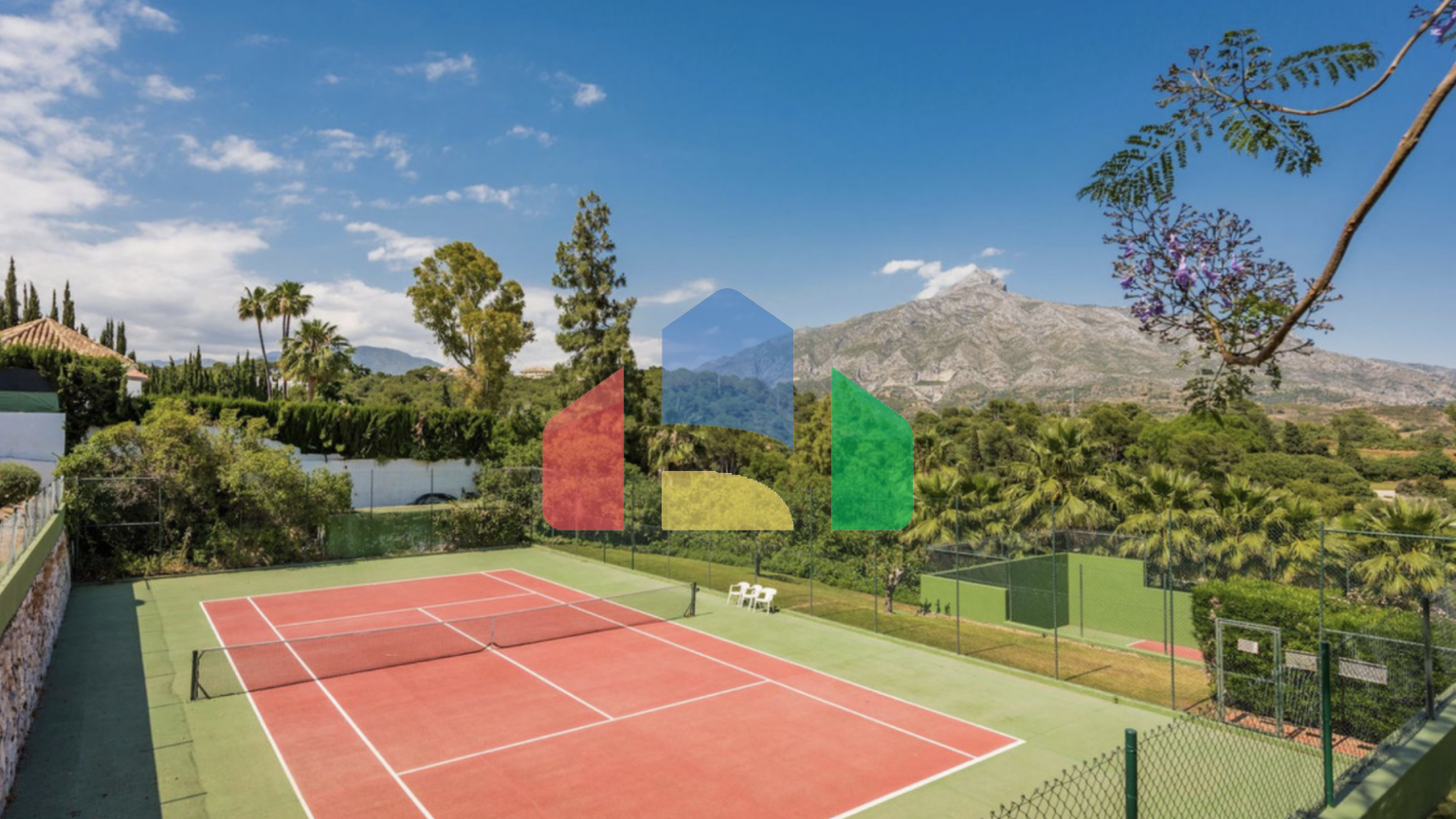 Роскошный таунхаус класса люкс с 3мя спальнями в Марбелье