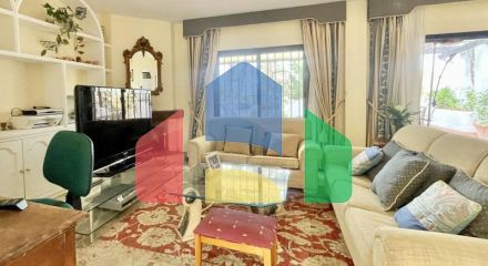 ВОЗМОЖНОСТЬ для инвестиций. Двухуровневый пентхаус с великолепным солярием рядом с Пуэрто-Банус. Марбелья. ВОЗМОЖНОСТЬ для инвестиций. Двухуровневый пентхаус с великолепным солярием рядом с Пуэрто-Банус. Марбелья.