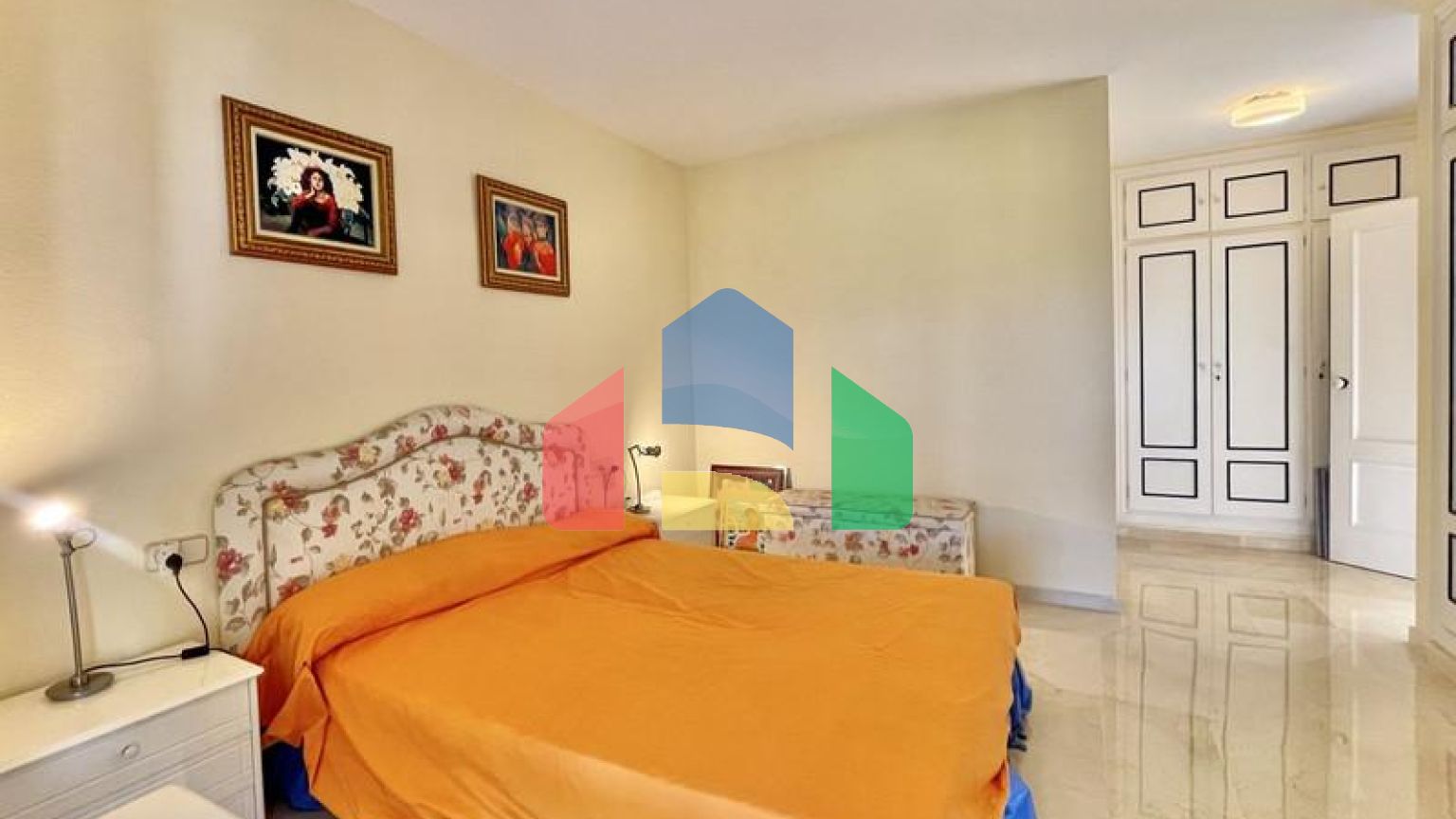 ВОЗМОЖНОСТЬ для инвестиций. Двухуровневый пентхаус с великолепным солярием рядом с Пуэрто-Банус. Марбелья.