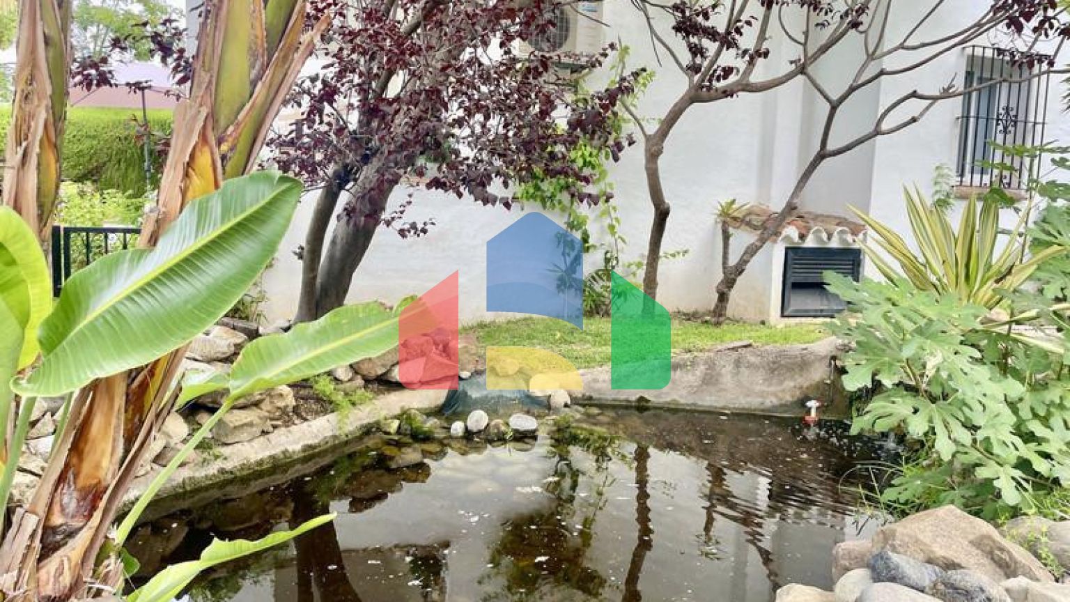 ВОЗМОЖНОСТЬ для инвестиций. Двухуровневый пентхаус с великолепным солярием рядом с Пуэрто-Банус. Марбелья.