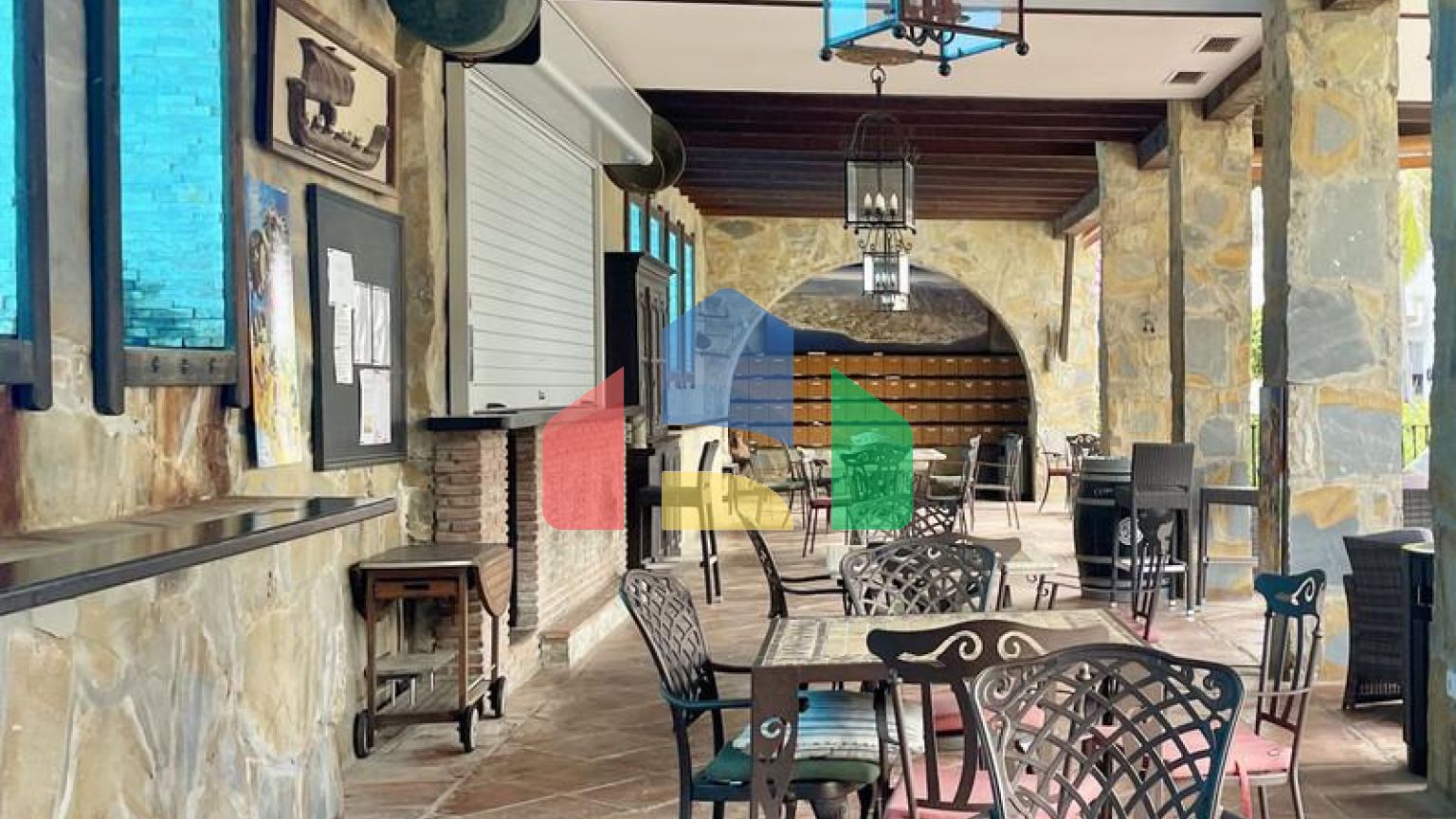 ВОЗМОЖНОСТЬ для инвестиций. Двухуровневый пентхаус с великолепным солярием рядом с Пуэрто-Банус. Марбелья.