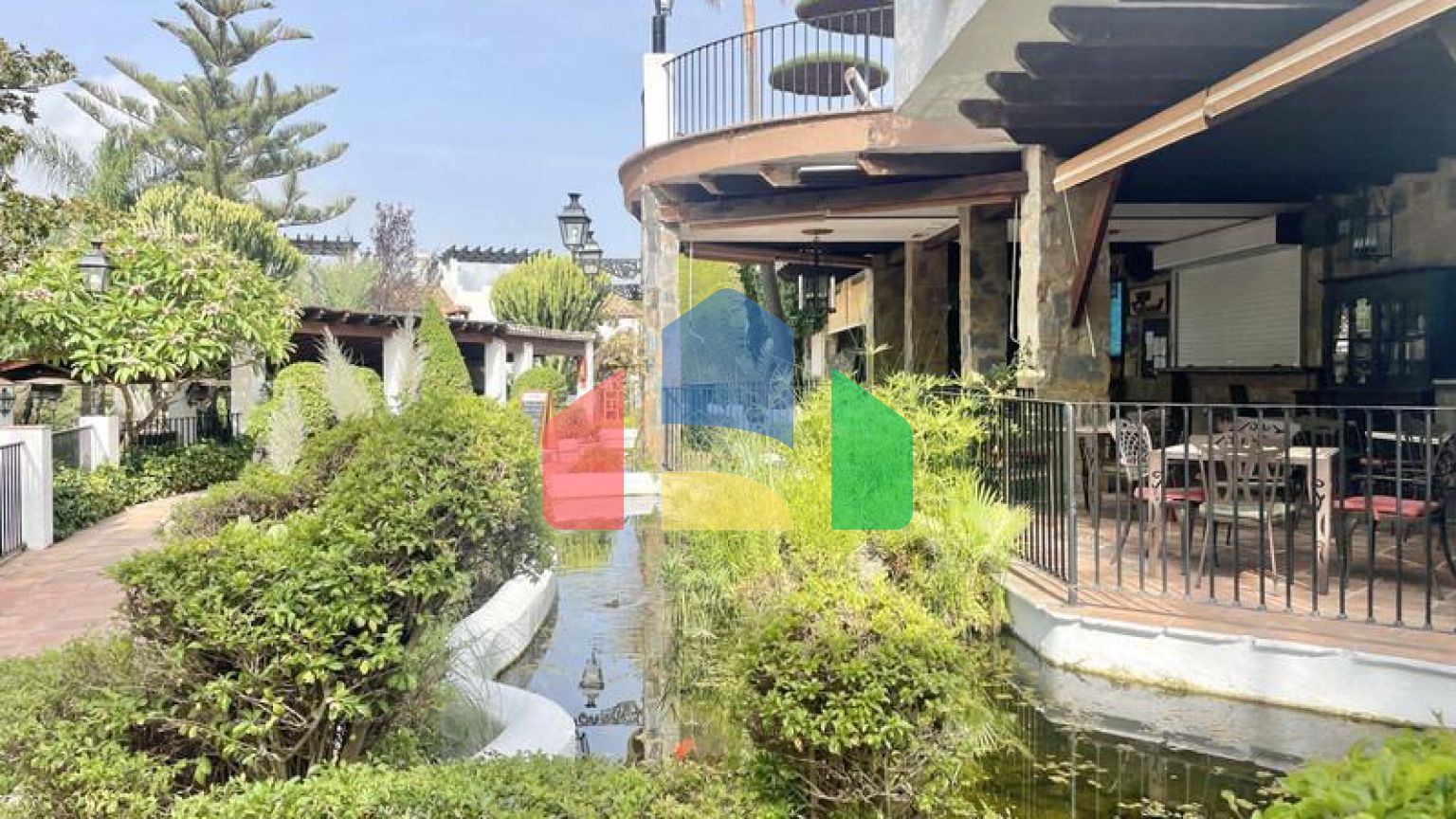 ВОЗМОЖНОСТЬ для инвестиций. Двухуровневый пентхаус с великолепным солярием рядом с Пуэрто-Банус. Марбелья.