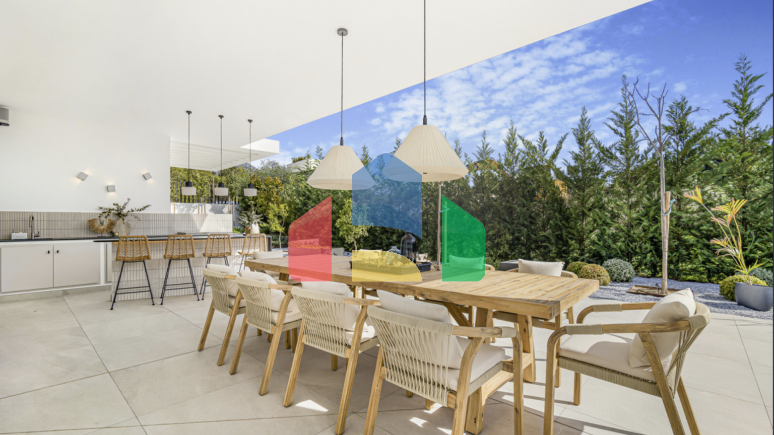 Изысканная вилла в Valle Romano на Золотой Миле Марбельи: роскошь, приватность и первоклассное расположение.