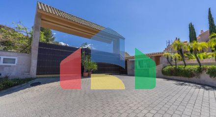 Русский – Элегантная квартира с террасой в Новой Андалусии