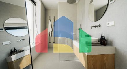 Полностью отремонтированная вилла с исключительным дизайном, расположенная на холмах очаровательной нижней части Новой Андалусии, в нескольких минутах ходьбы от фешенебельного Пуэрто Бануса и пляжа.