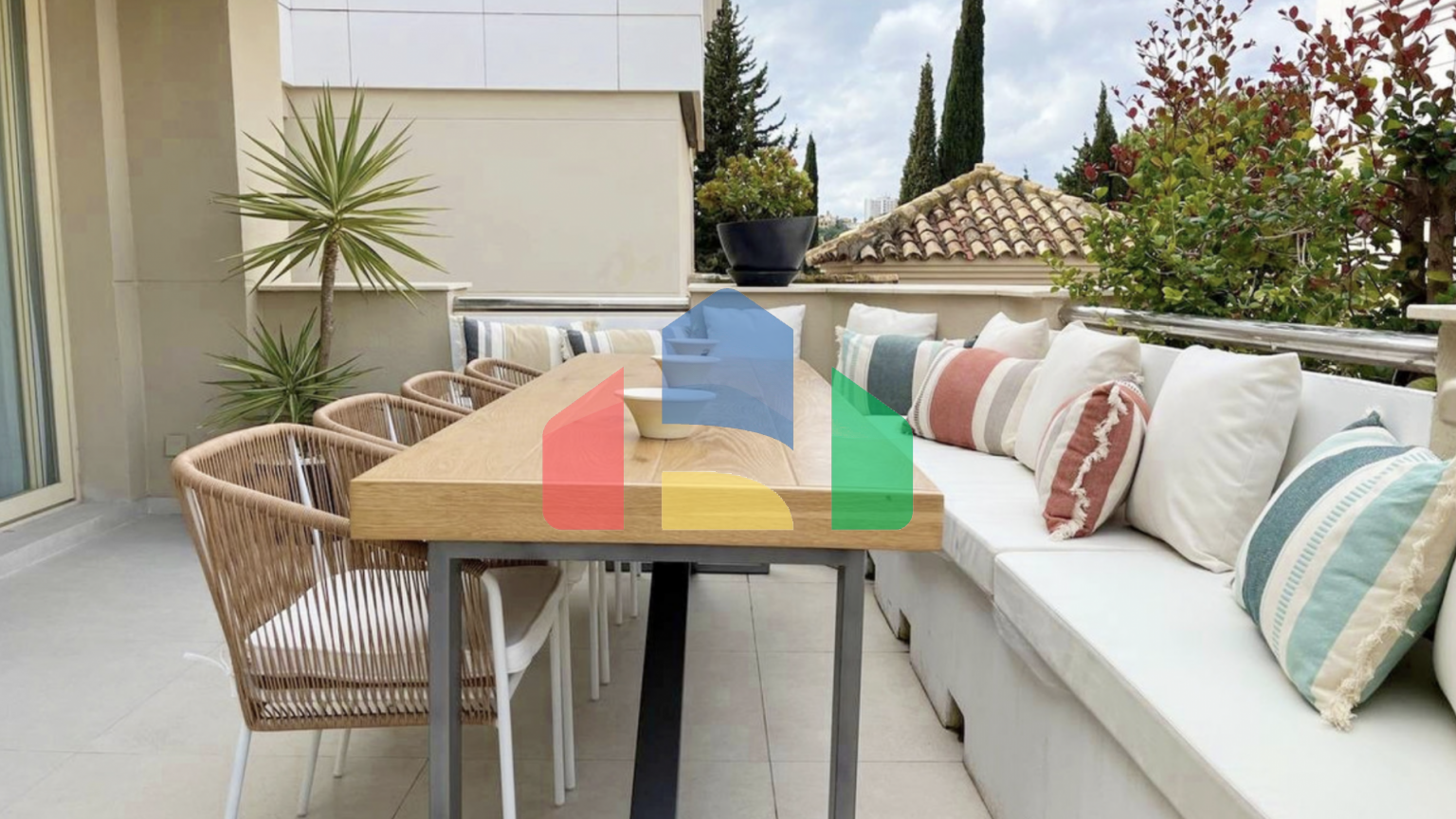 Великолепный 3х комнатный пентхаус в одном из самых востребованных мест Марбельи