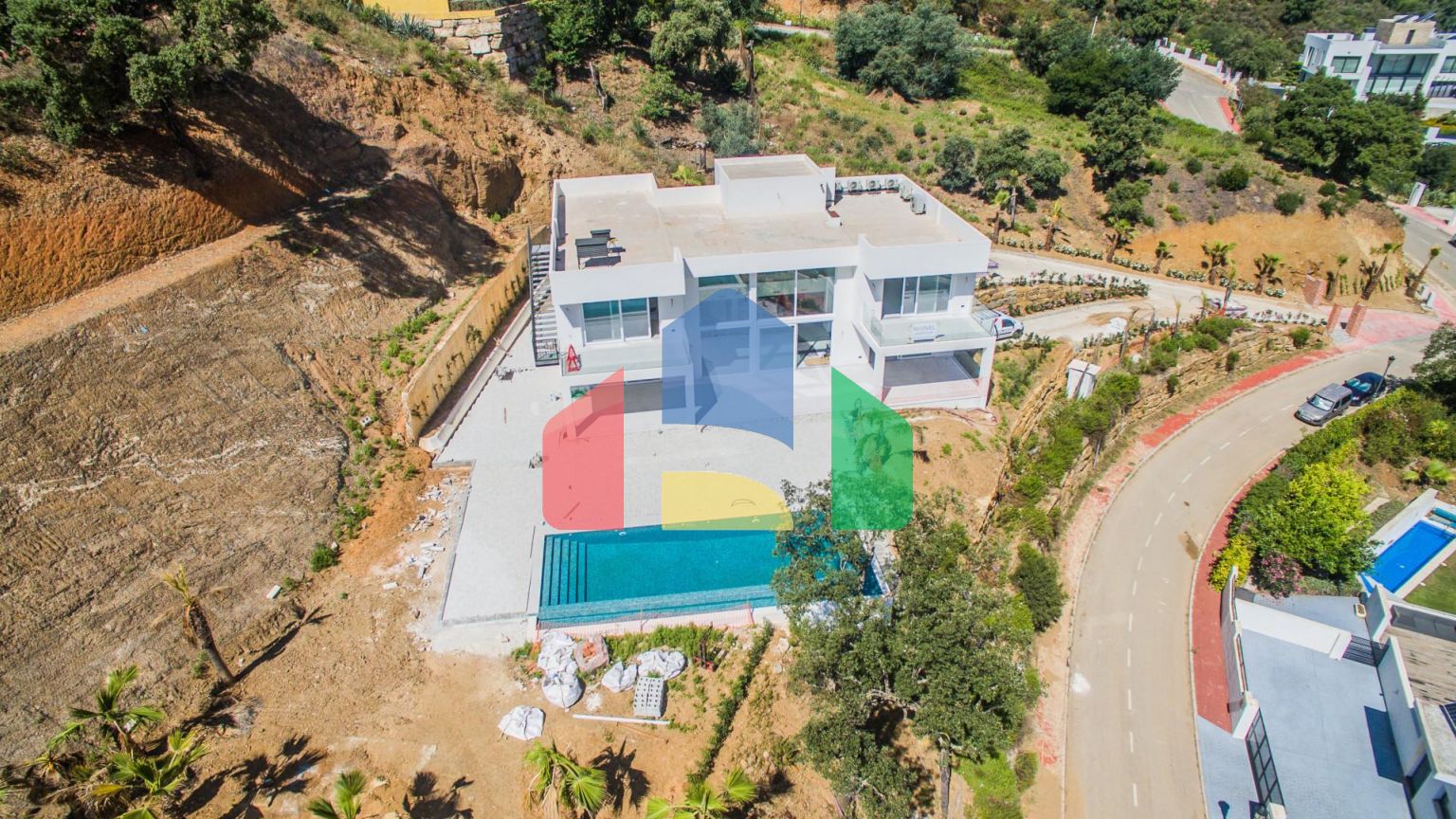 Роскошная вилла в тихом районе