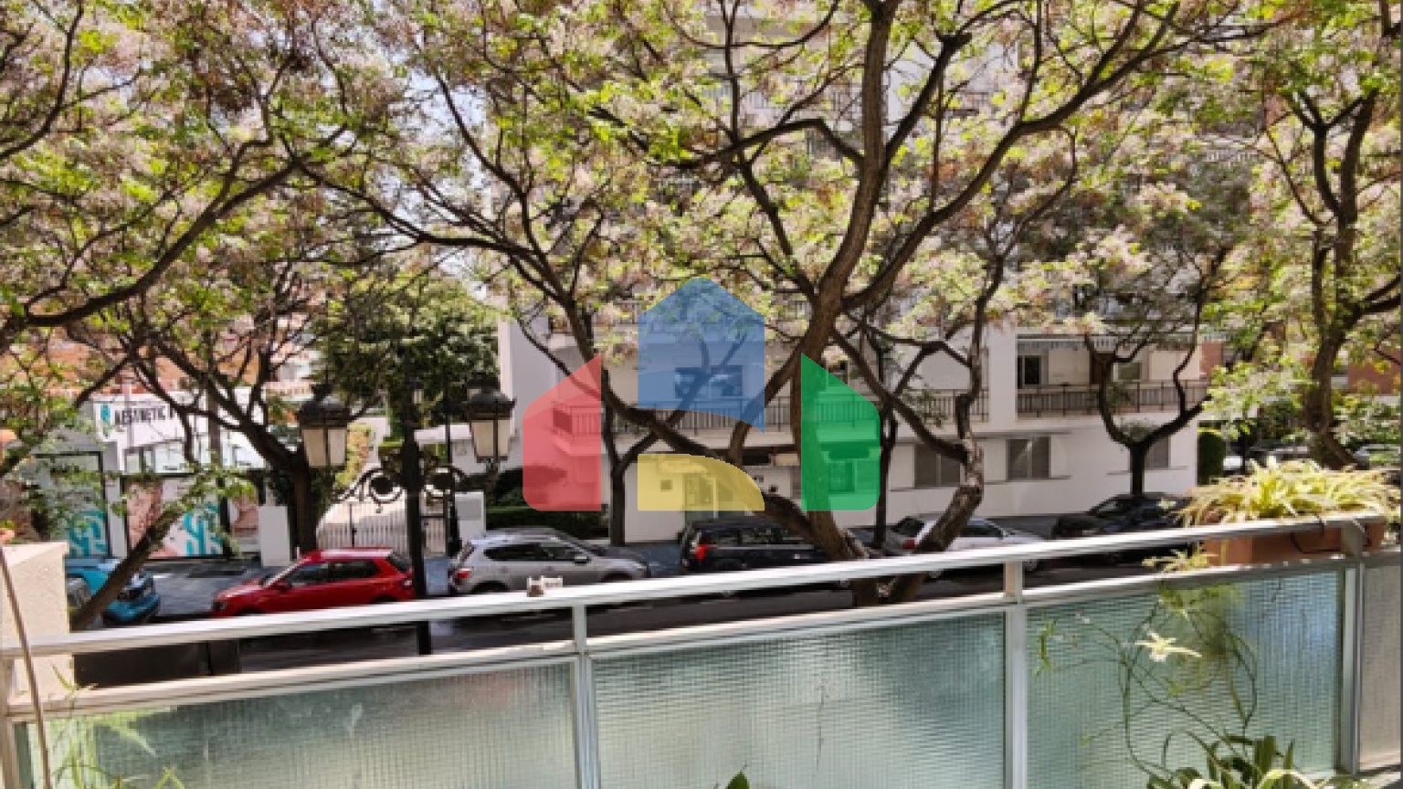 Квартира на среднем этаже на продажу в Марбелье с туристической лицензией