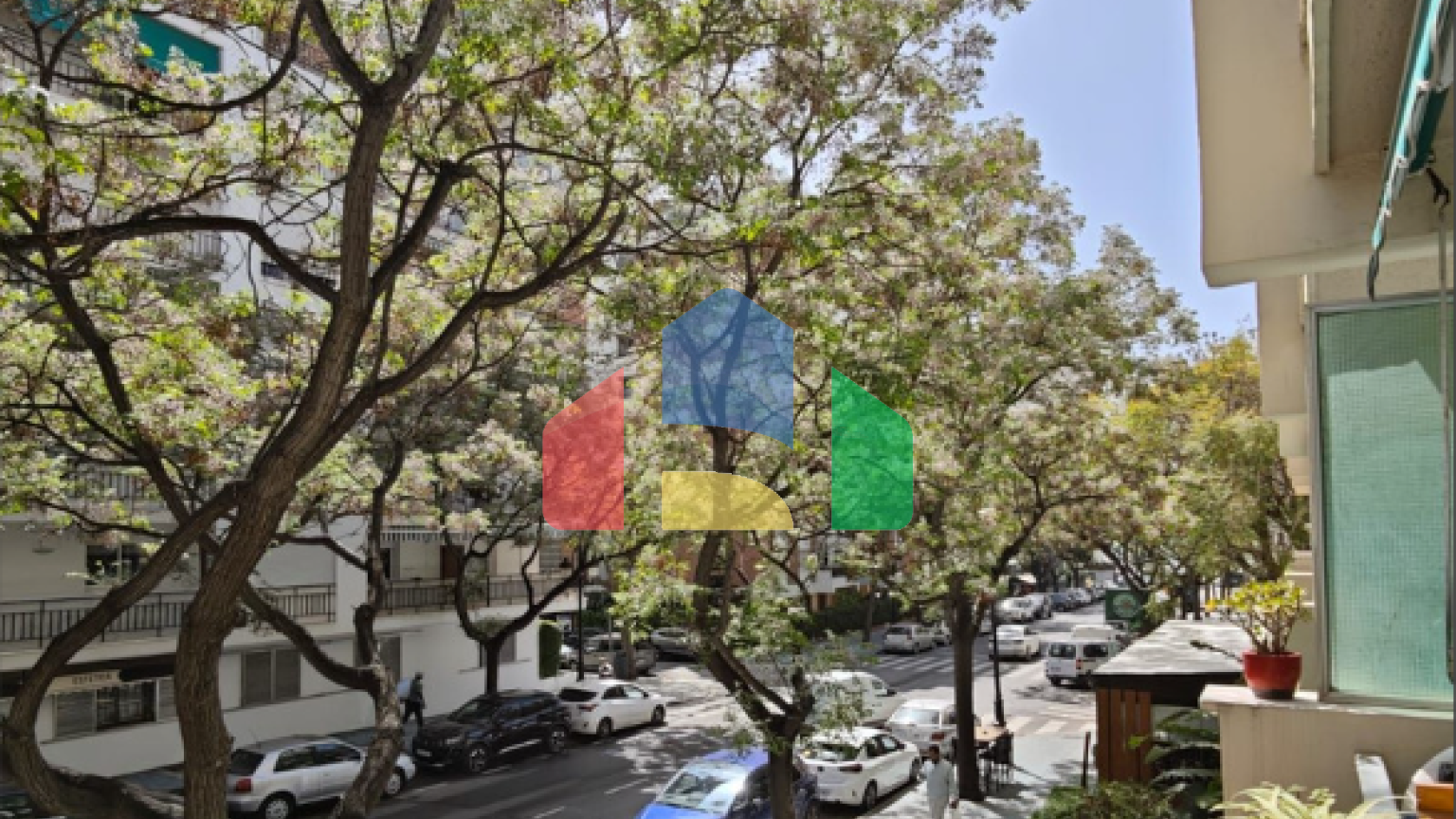 Квартира на среднем этаже на продажу в Марбелье с туристической лицензией