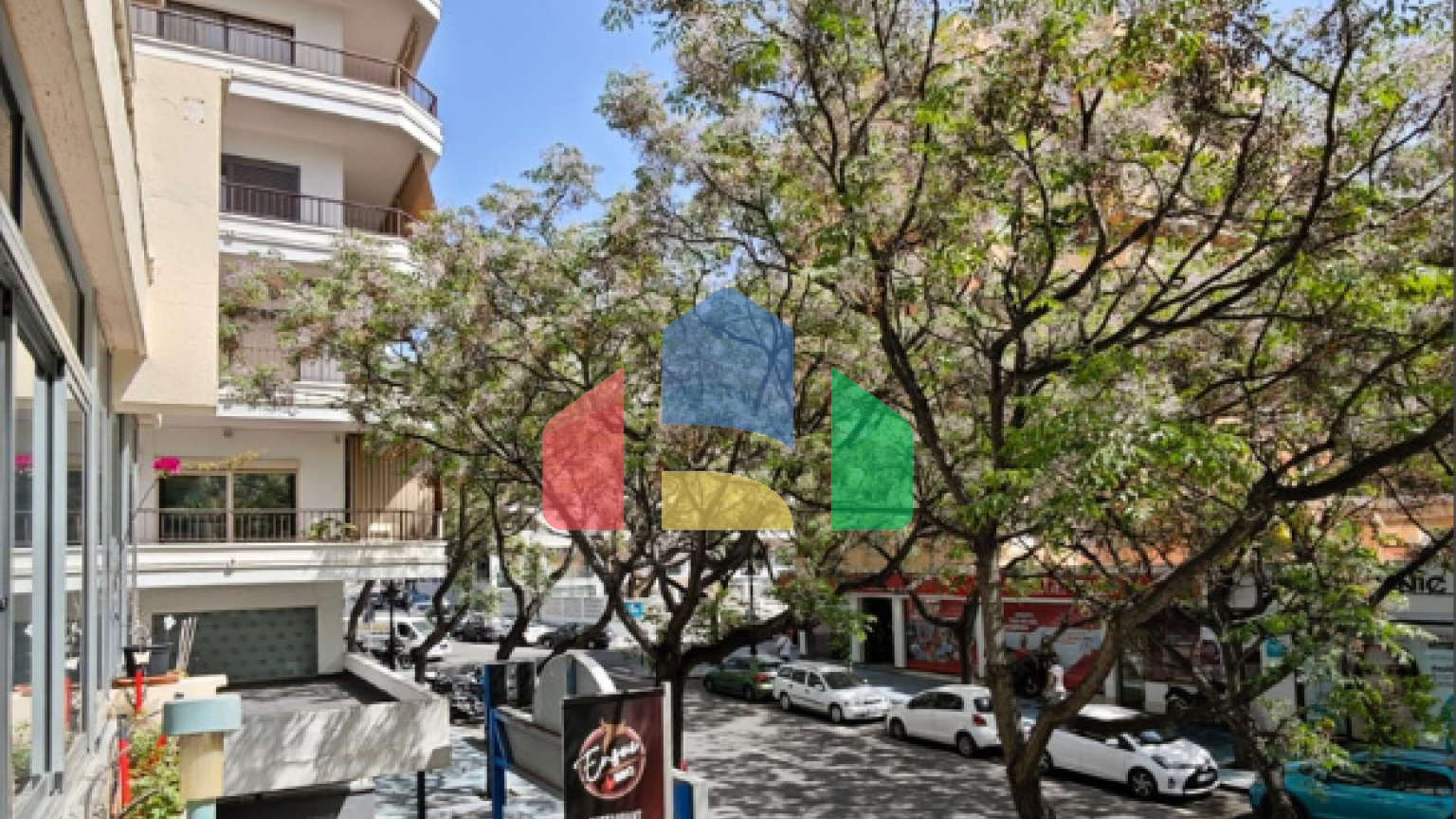 Квартира на среднем этаже на продажу в Марбелье с туристической лицензией