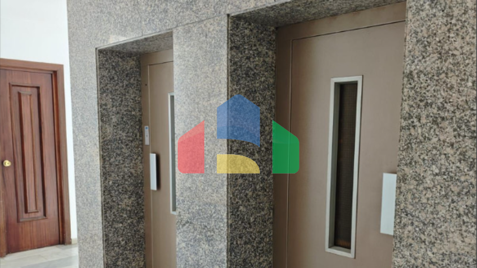 Квартира на среднем этаже на продажу в Марбелье с туристической лицензией