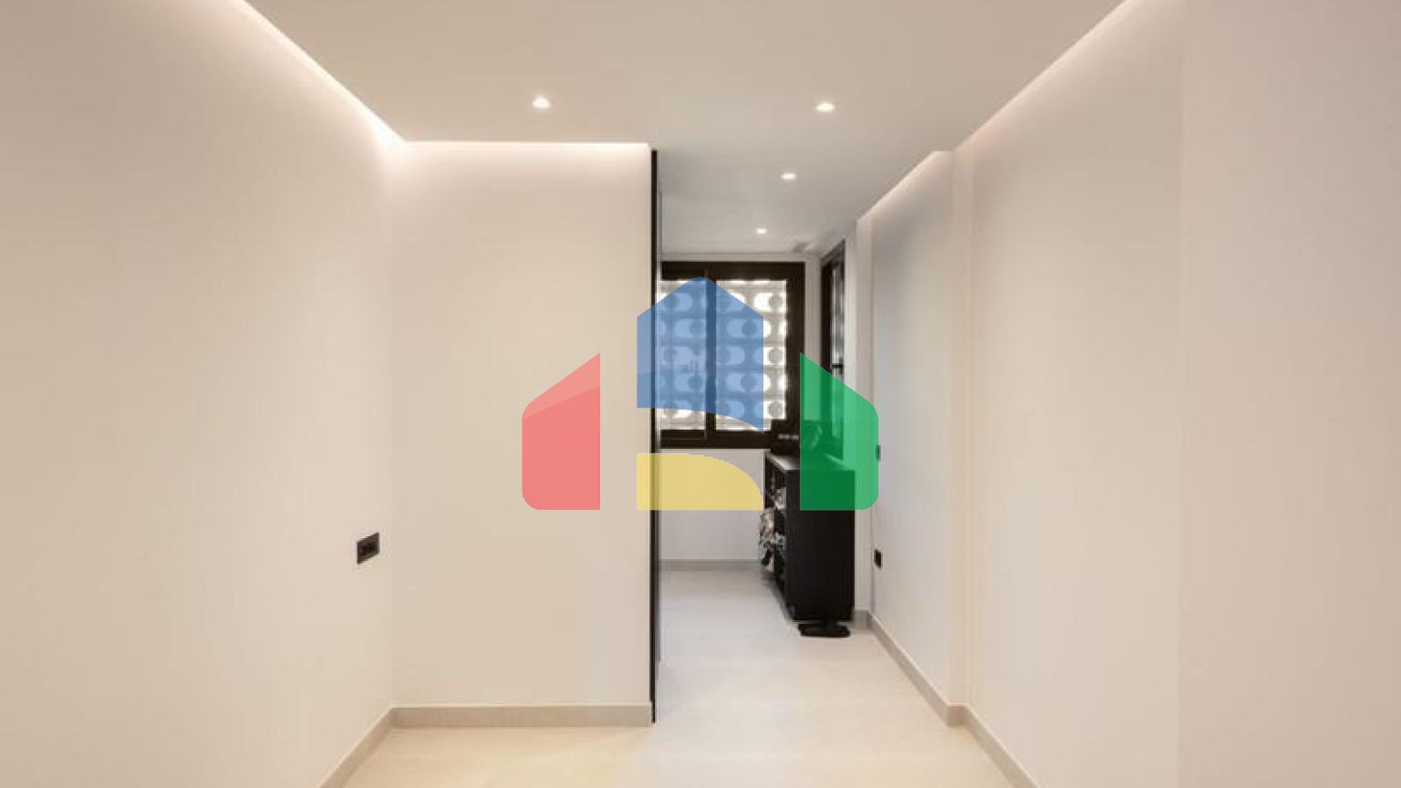 Представляем пляжный рай вашей мечты: недавно отремонтированная квартира с тремя спальнями в Пуэрто Банусе