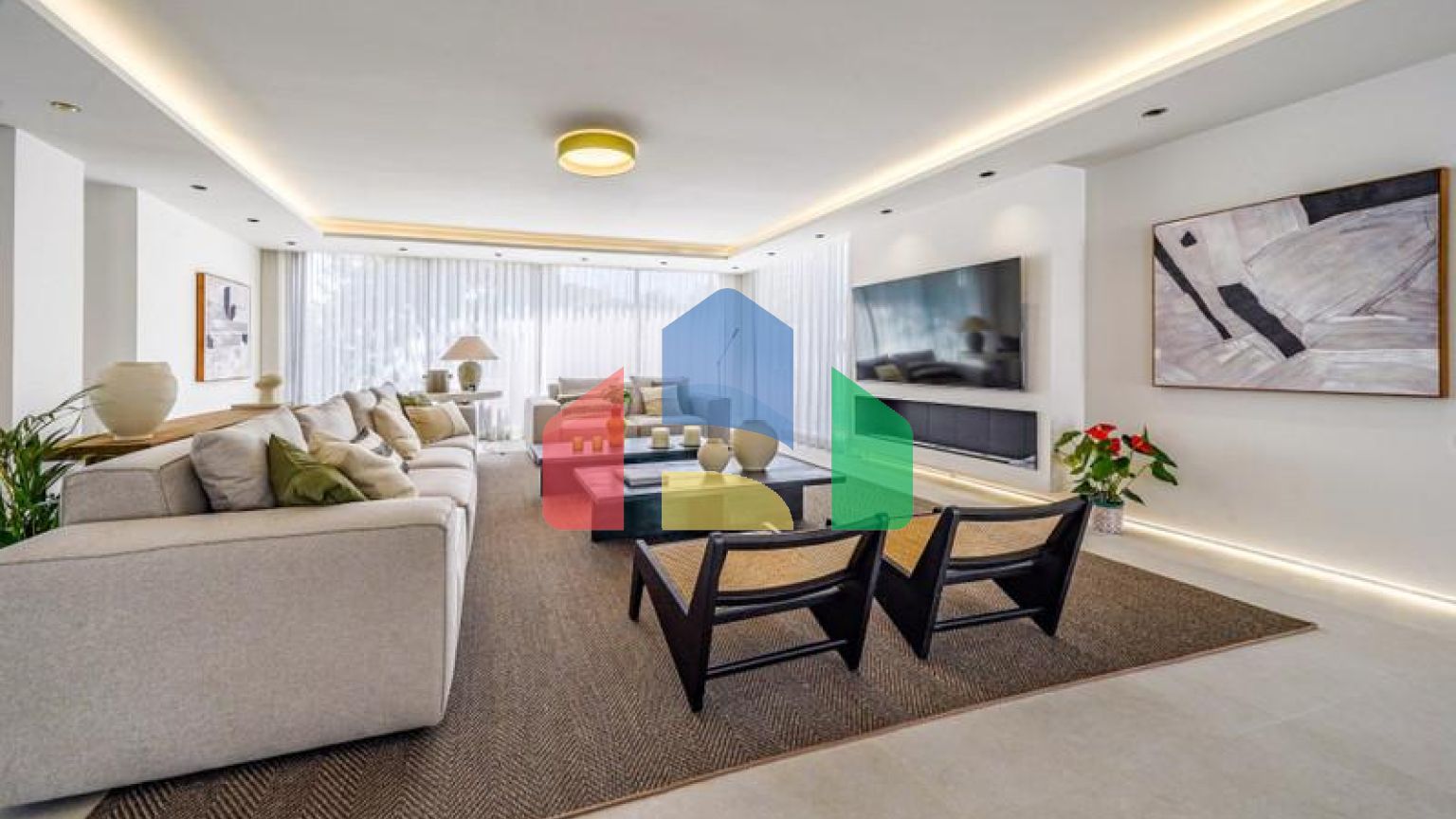 Эта невероятно красивая вилла была только что полностью отремонтирована в современном стиле и расположена в Новой Андалусии.