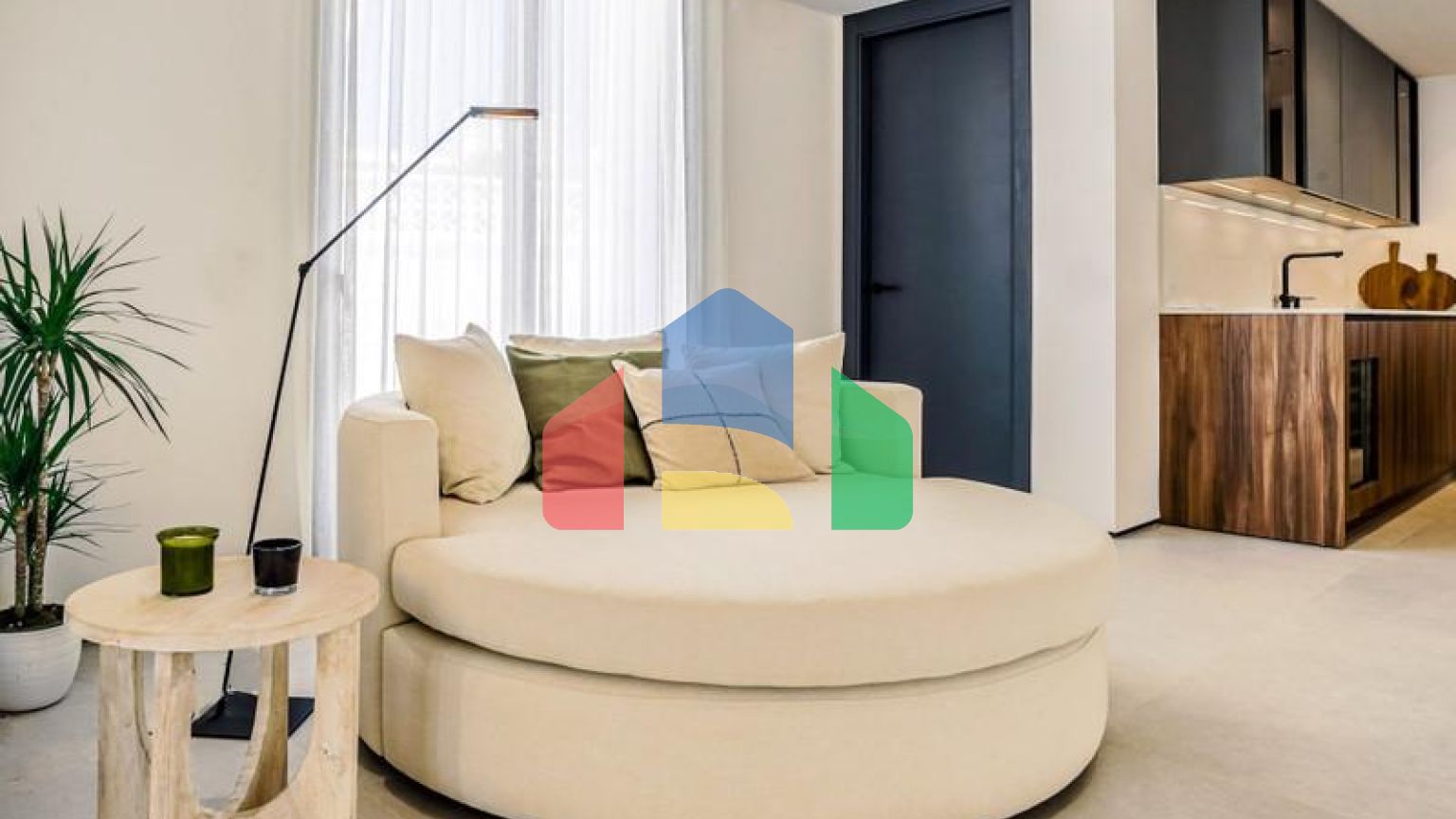 Эта невероятно красивая вилла была только что полностью отремонтирована в современном стиле и расположена в Новой Андалусии.