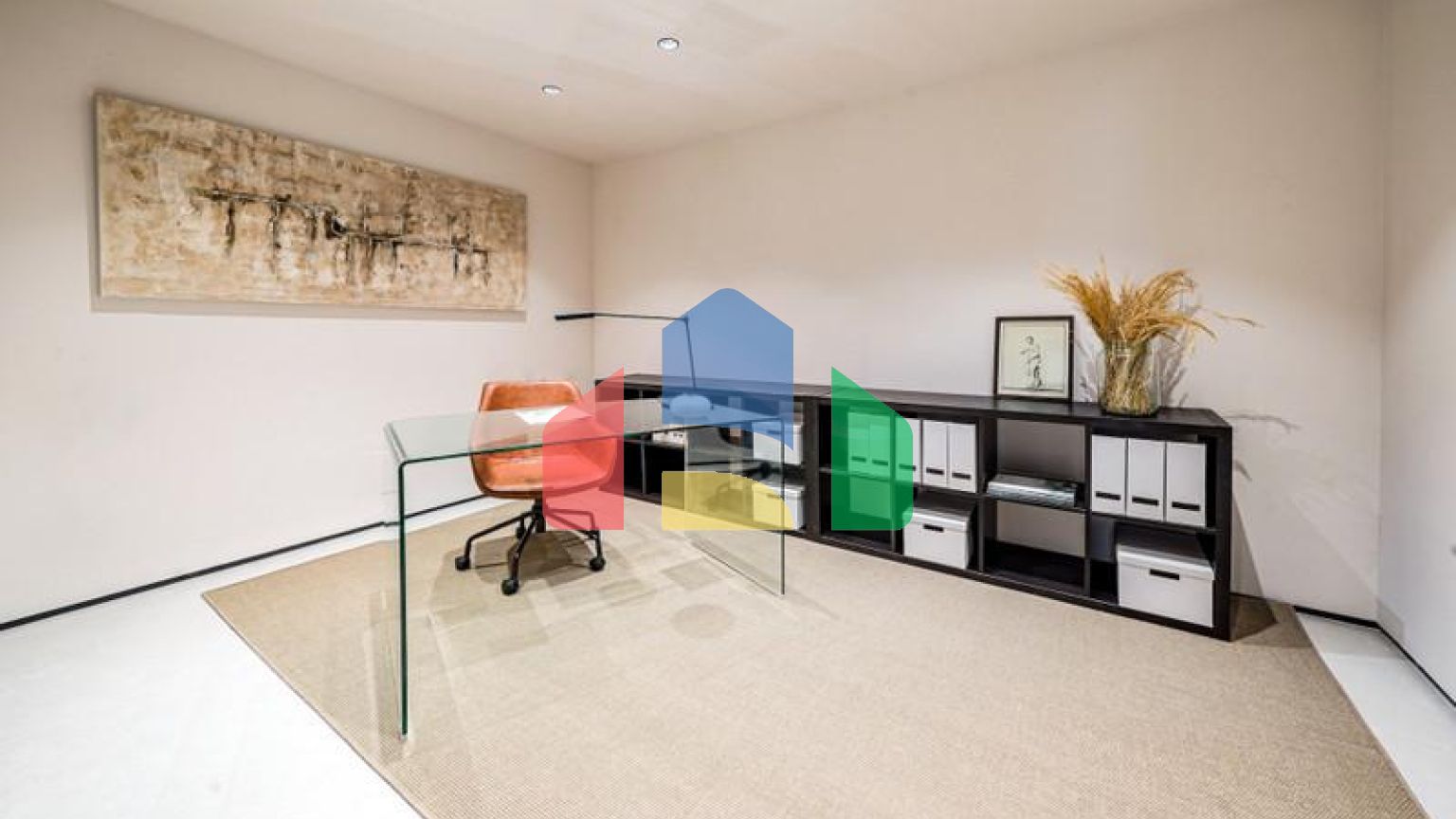 Эта невероятно красивая вилла была только что полностью отремонтирована в современном стиле и расположена в Новой Андалусии.