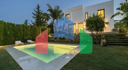 Эта невероятно красивая вилла была только что полностью отремонтирована в современном стиле и расположена в Новой Андалусии. Эта невероятно красивая вилла была только что полностью отремонтирована в современном стиле и расположена в Новой Андалусии.