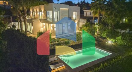 Эта невероятно красивая вилла была только что полностью отремонтирована в современном стиле и расположена в Новой Андалусии. Эта невероятно красивая вилла была только что полностью отремонтирована в современном стиле и расположена в Новой Андалусии.