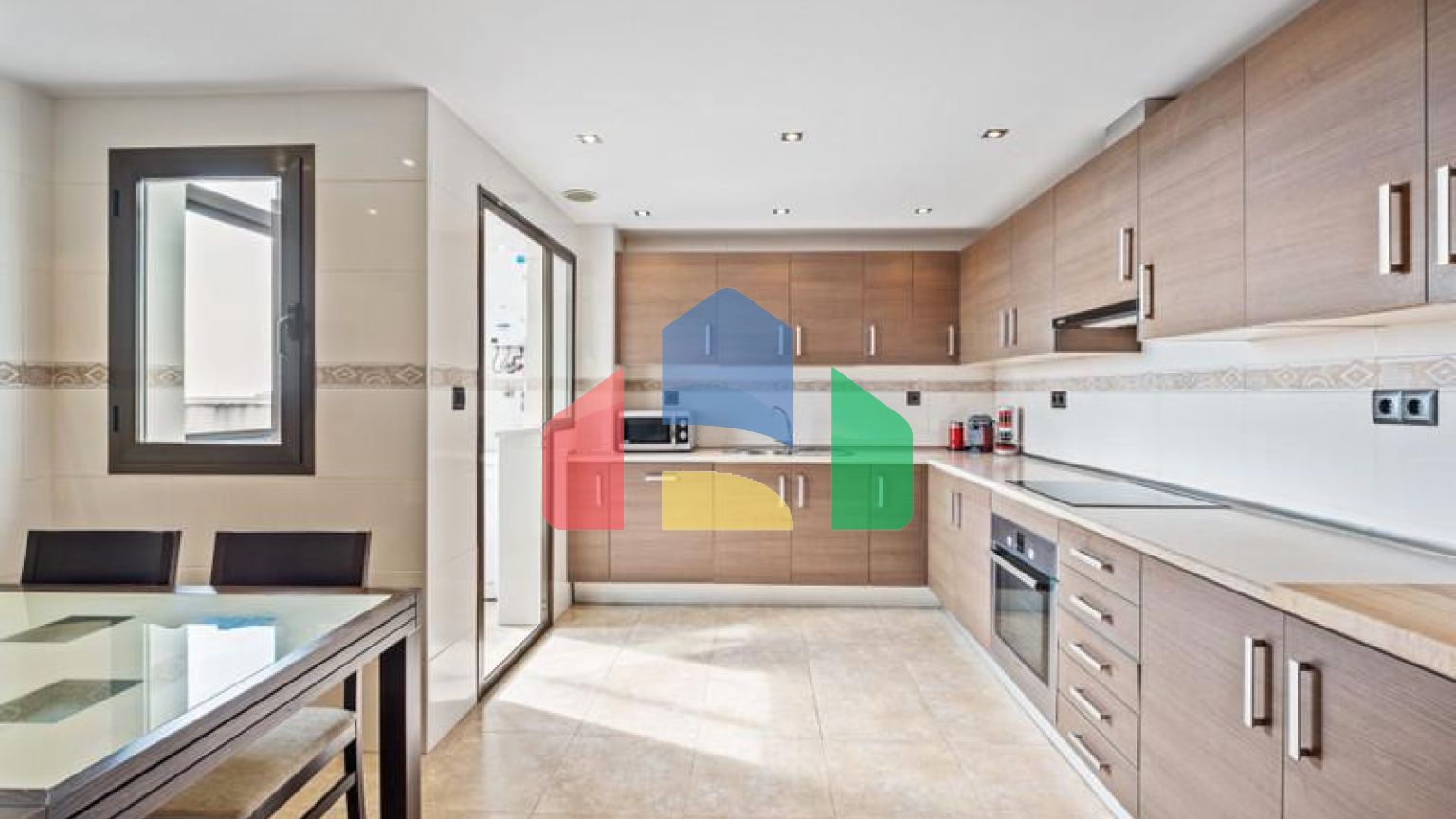 Пентхаус на продажу в Торремолиносе.