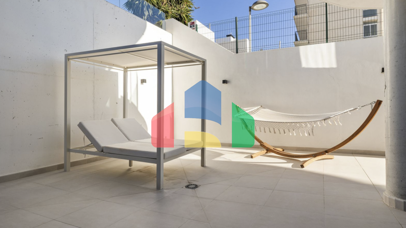 Потрясающая 3-комнатная квартира на первом этаже в Торремолиносе