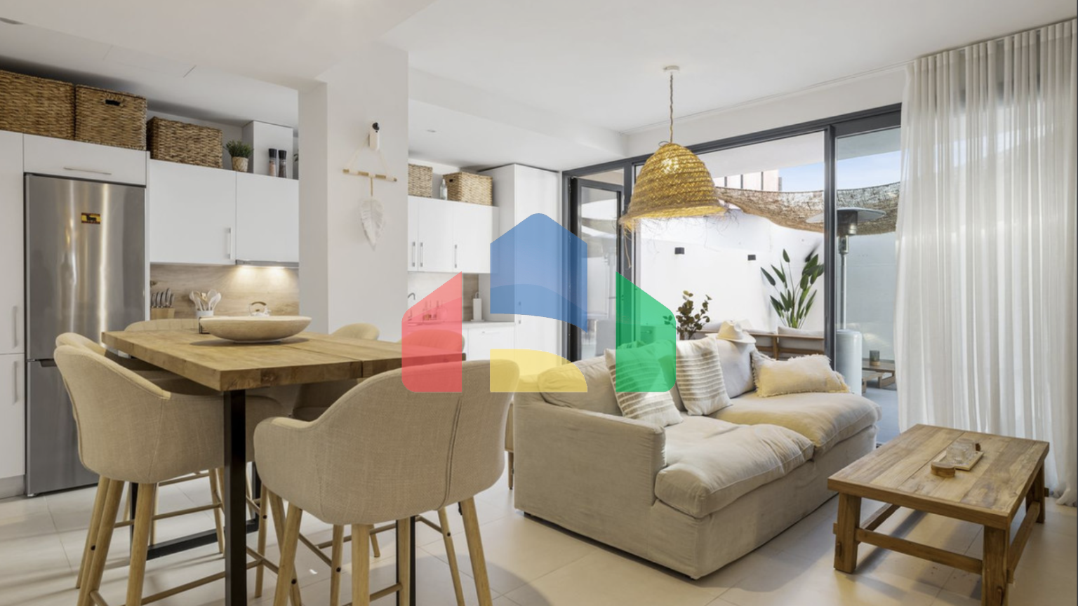 Потрясающая 3-комнатная квартира на первом этаже в Торремолиносе