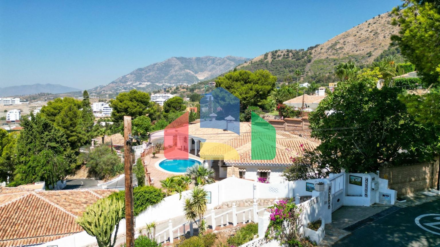 НОВЫЕ ВИЛЛЫ В БЕНАЛЬМАДЕНЕ