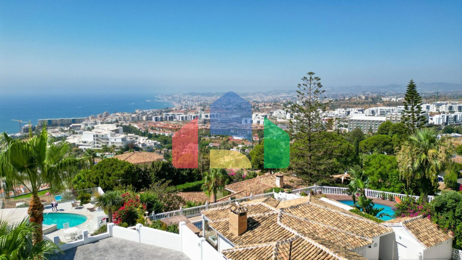 НОВЫЕ ВИЛЛЫ В БЕНАЛЬМАДЕНЕ