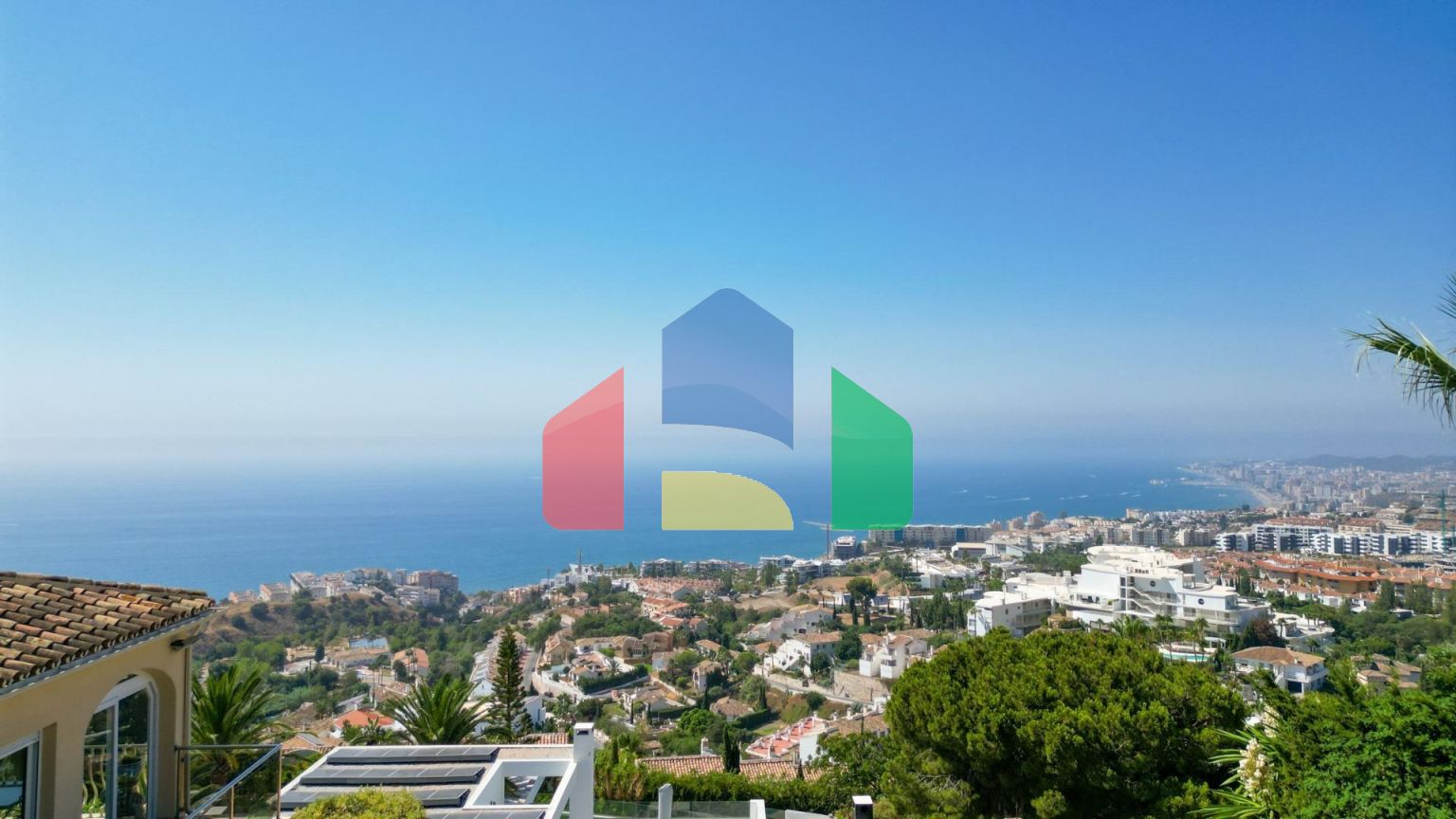 НОВЫЕ ВИЛЛЫ В БЕНАЛЬМАДЕНЕ