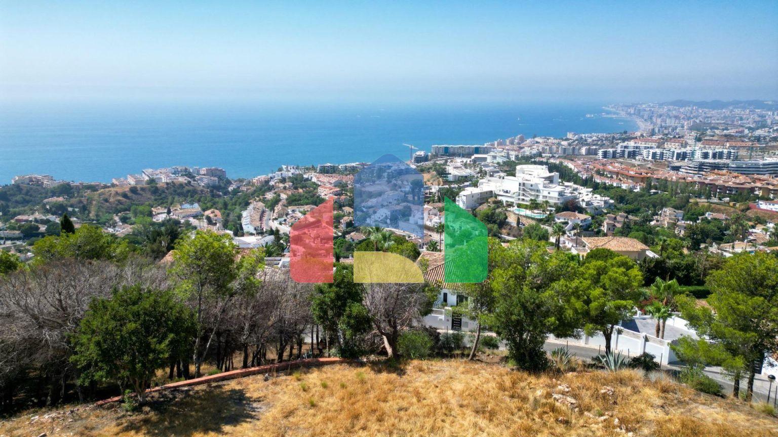 НОВЫЕ ВИЛЛЫ В БЕНАЛЬМАДЕНЕ