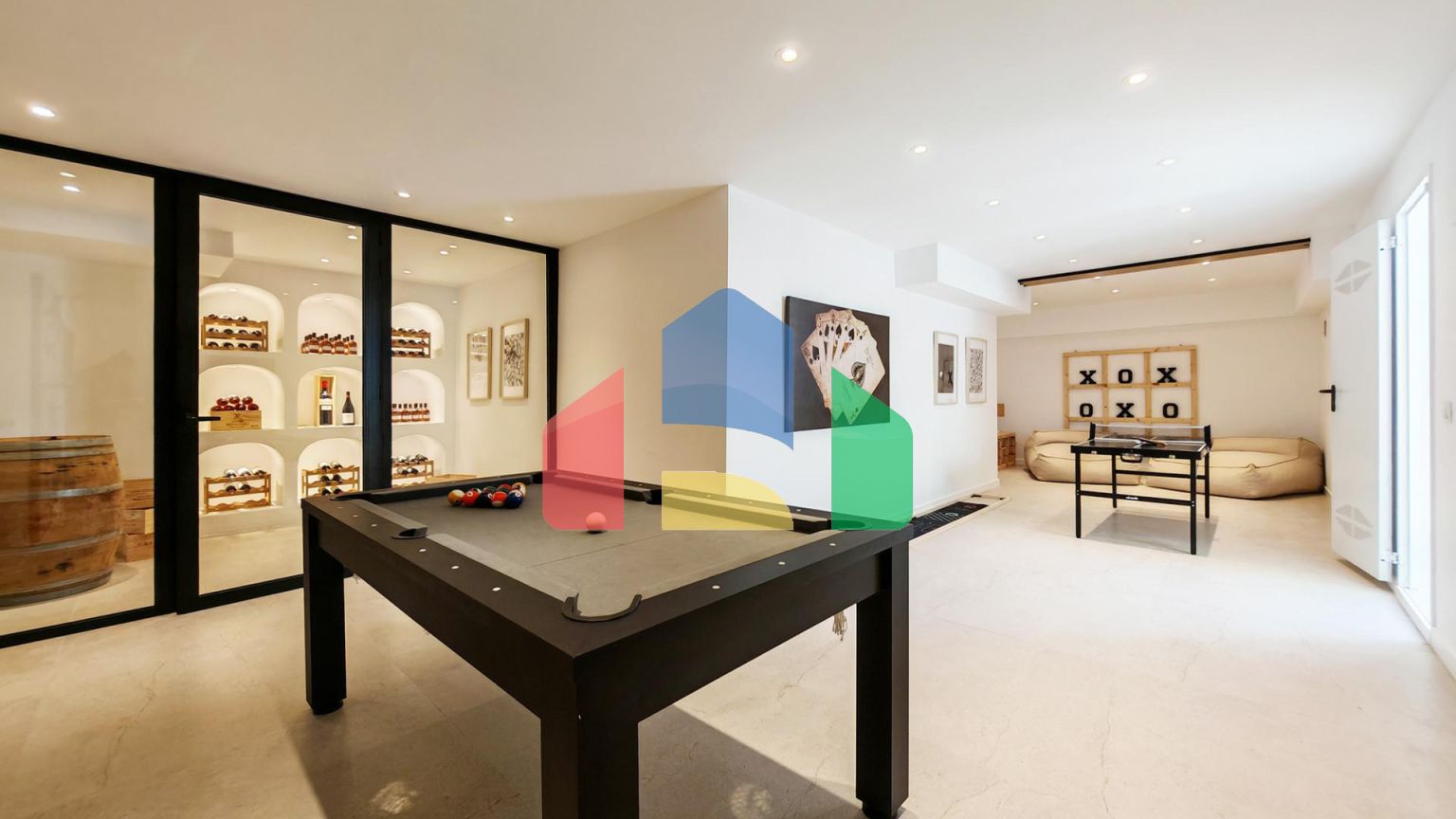 Роскошная вилла на продажу в Бенальмадене с панорамным видом на море