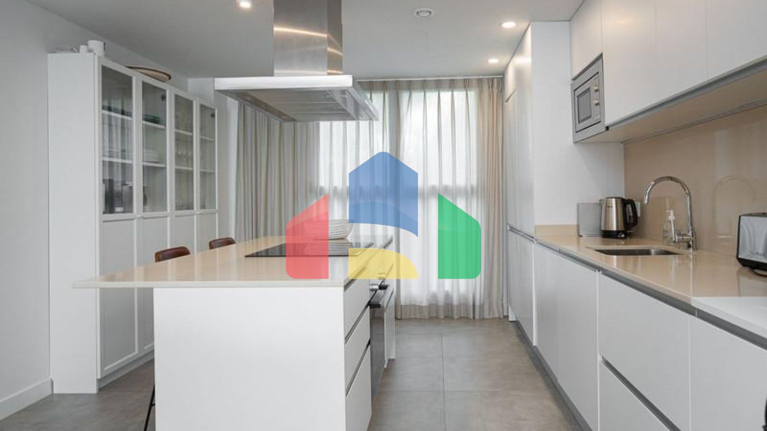 Квартира на среднем этаже в продаже в Торрекебраде.