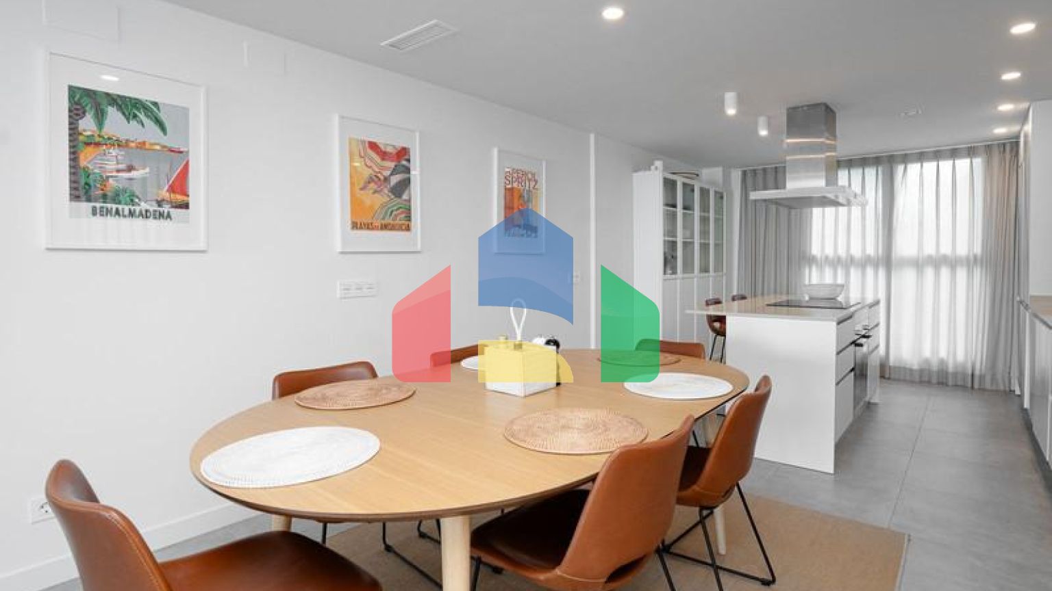 Квартира на среднем этаже в продаже в Торрекебраде.