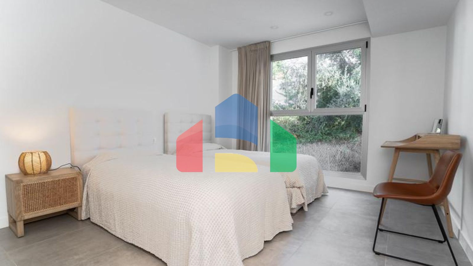 Квартира на среднем этаже в продаже в Торрекебраде.