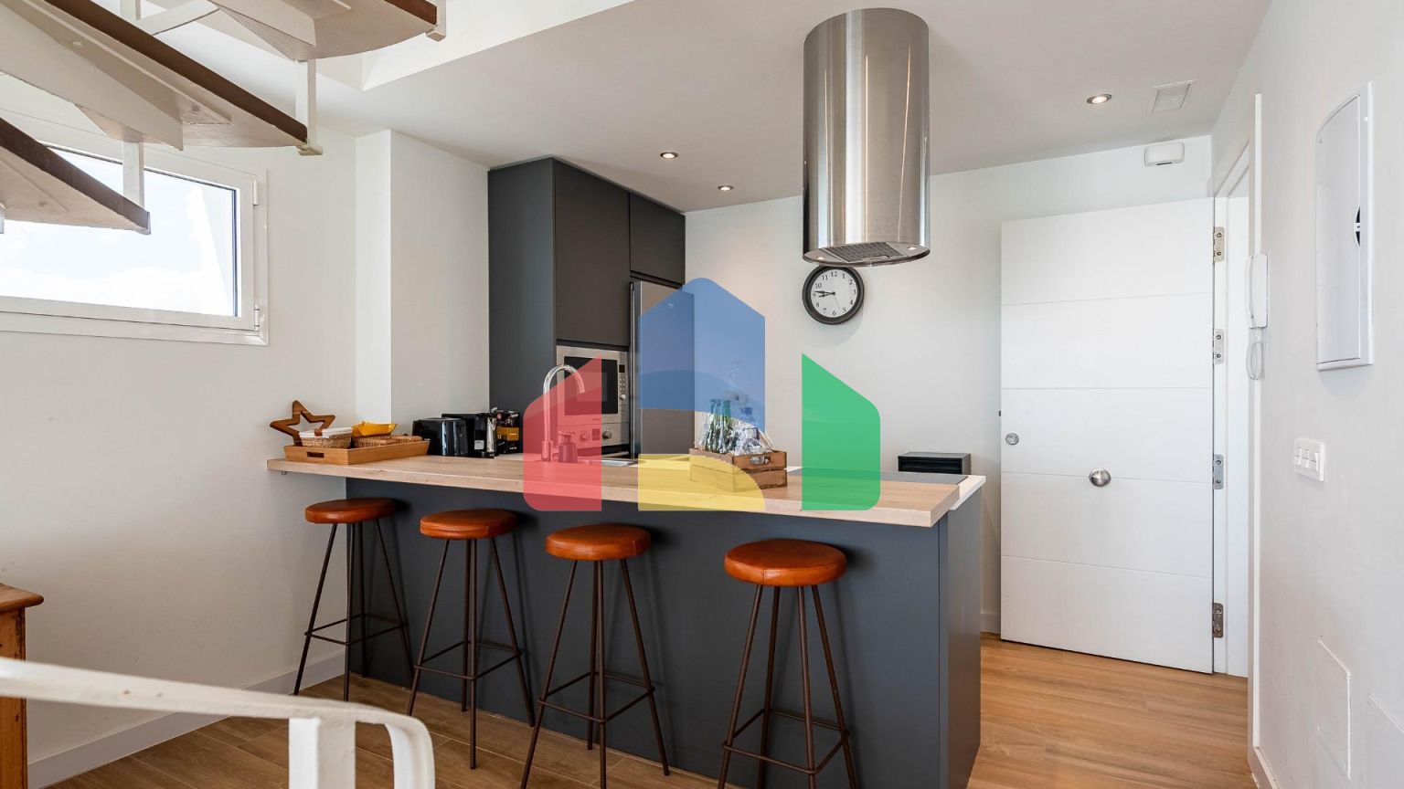 Дуплекс с панорамным видом на море в Бенальмадене