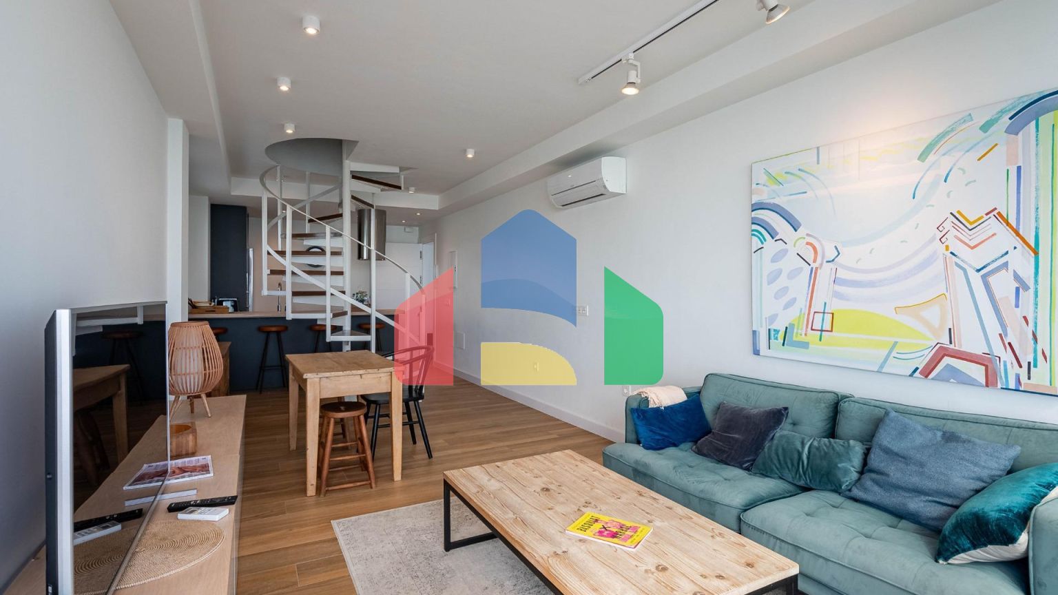 Дуплекс с панорамным видом на море в Бенальмадене