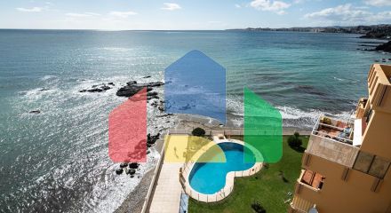 Дуплекс с панорамным видом на море в Бенальмадене