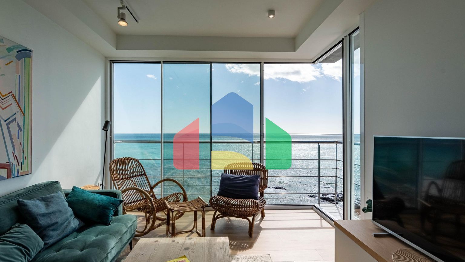 Дуплекс с панорамным видом на море в Бенальмадене