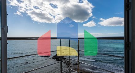 Дуплекс с панорамным видом на море в Бенальмадене