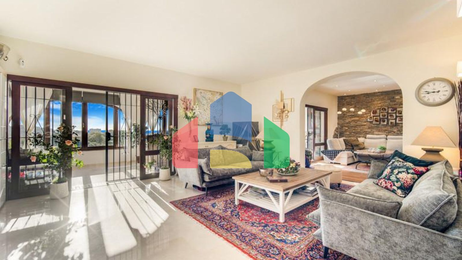 Стратегически расположенная вилла с 3 спальнями в Торремюэль, Бенальмадена.