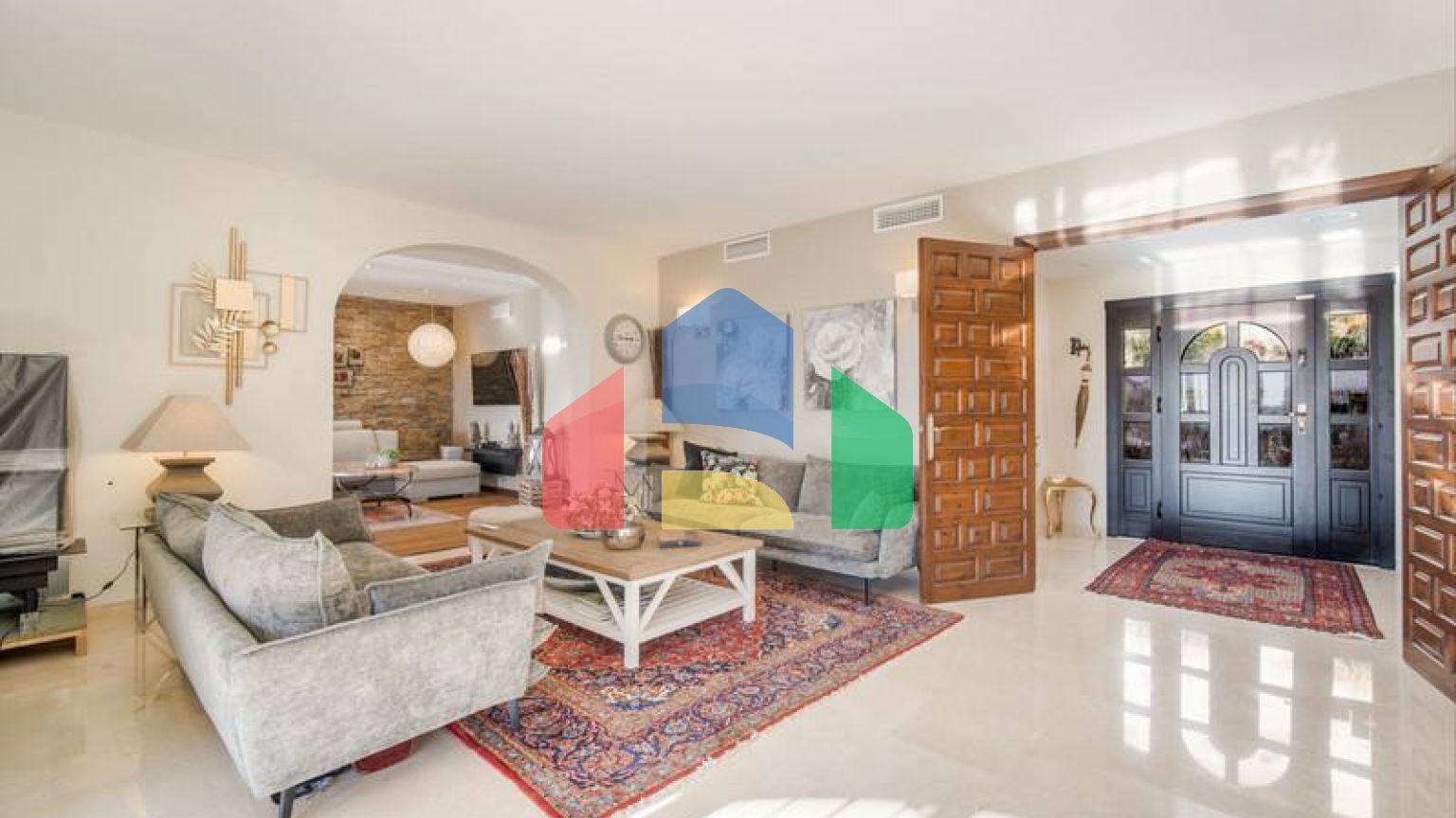 Стратегически расположенная вилла с 3 спальнями в Торремюэль, Бенальмадена.