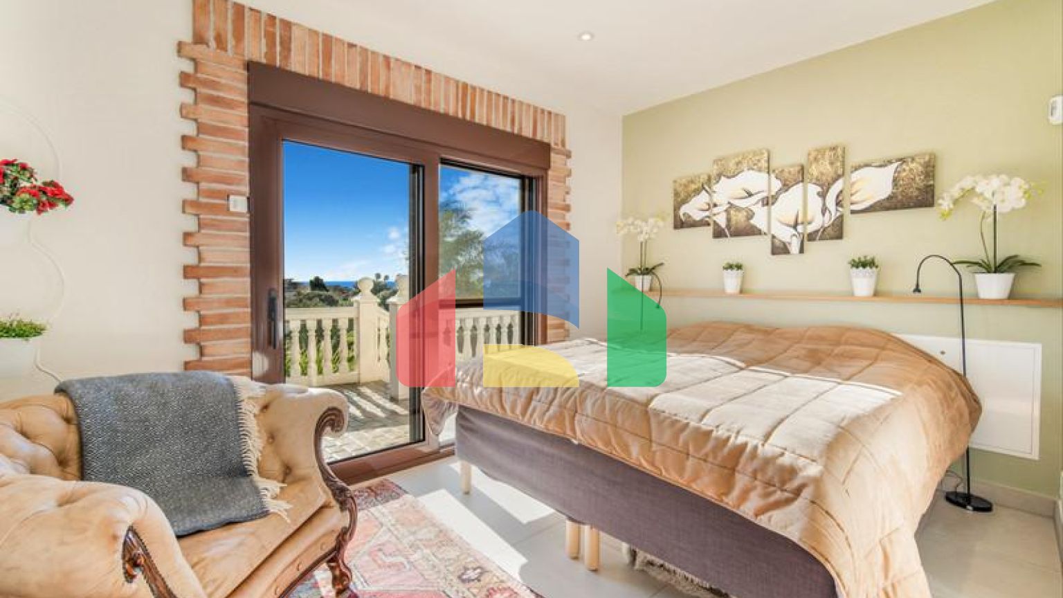 Стратегически расположенная вилла с 3 спальнями в Торремюэль, Бенальмадена.