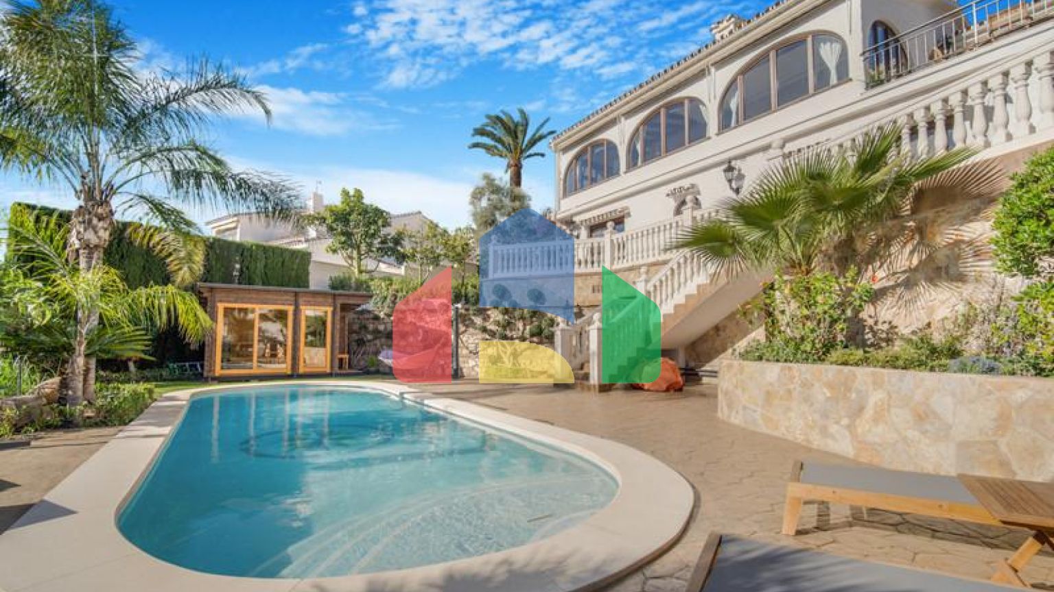 Стратегически расположенная вилла с 3 спальнями в Торремюэль, Бенальмадена.