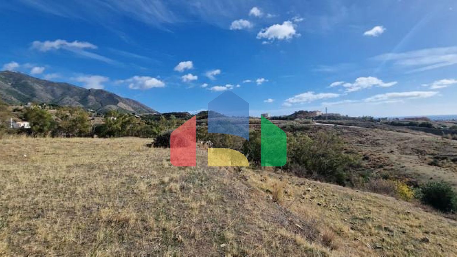 Постройте виллу своей мечты с потрясающими панорамными видами в Михасе