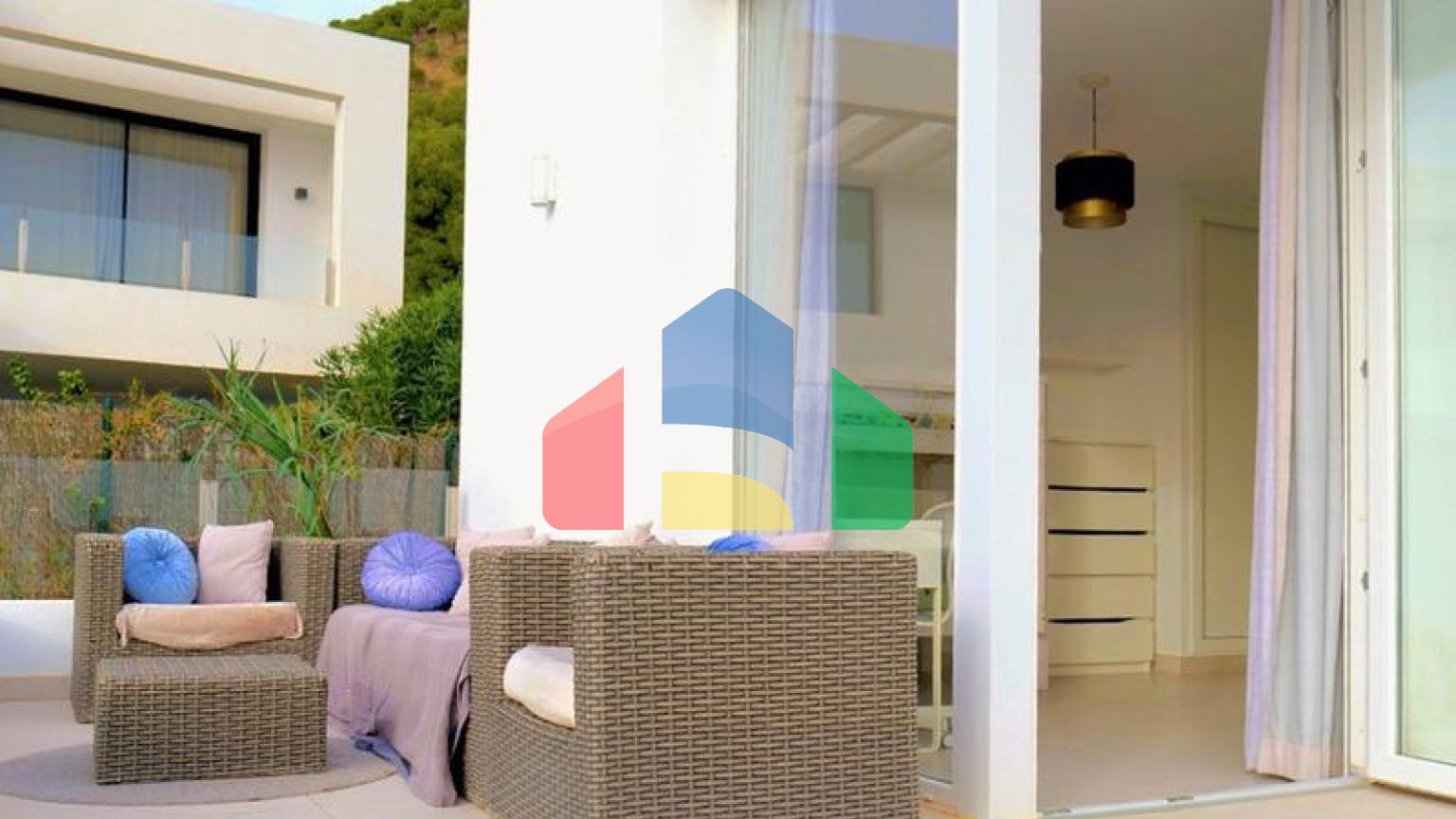 Современная Вилла с Панорамным Видом на Море в Михасе