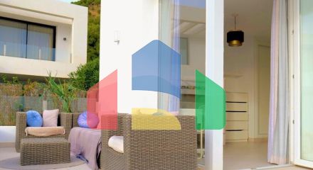 Современная Вилла с Панорамным Видом на Море в Михасе Современная Вилла с Панорамным Видом на Море в Михасе